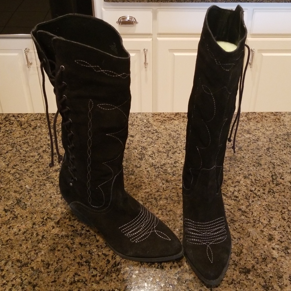 Reba suede black boots with stitching detail